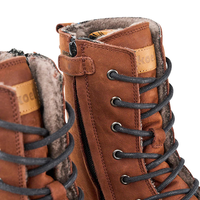 Koel Women Barefoot Faro Chocolate Schnürstiefeletten mit Reißverschluss & Lammfell, Nahaufnahme der Schnürung, seitlicher Reisverschluss gut sichtbar