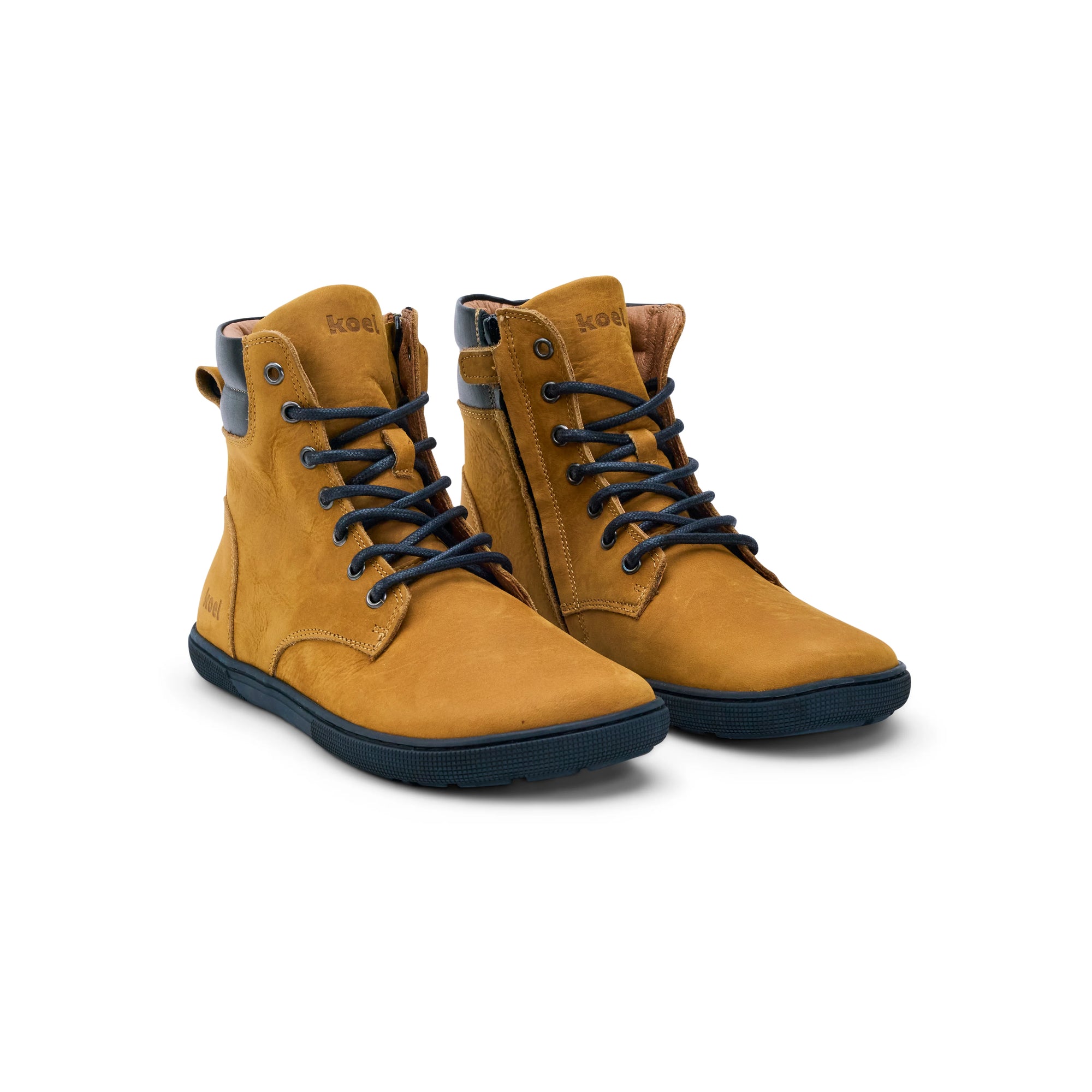 Frontalansicht hellbraune Koel Florence Damenstiefelette mit breiter Zehenbox und flacher Gummisohle