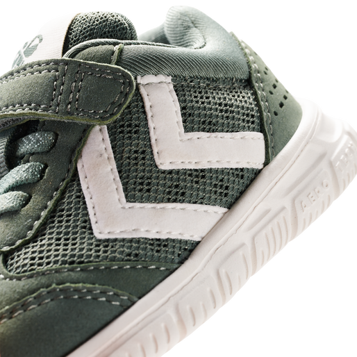 Hummel Crosslite Sneaker für Babys mit Lorbeerkranz, bequeme Kinderturnschuhe in weiß und grauen Akzenten