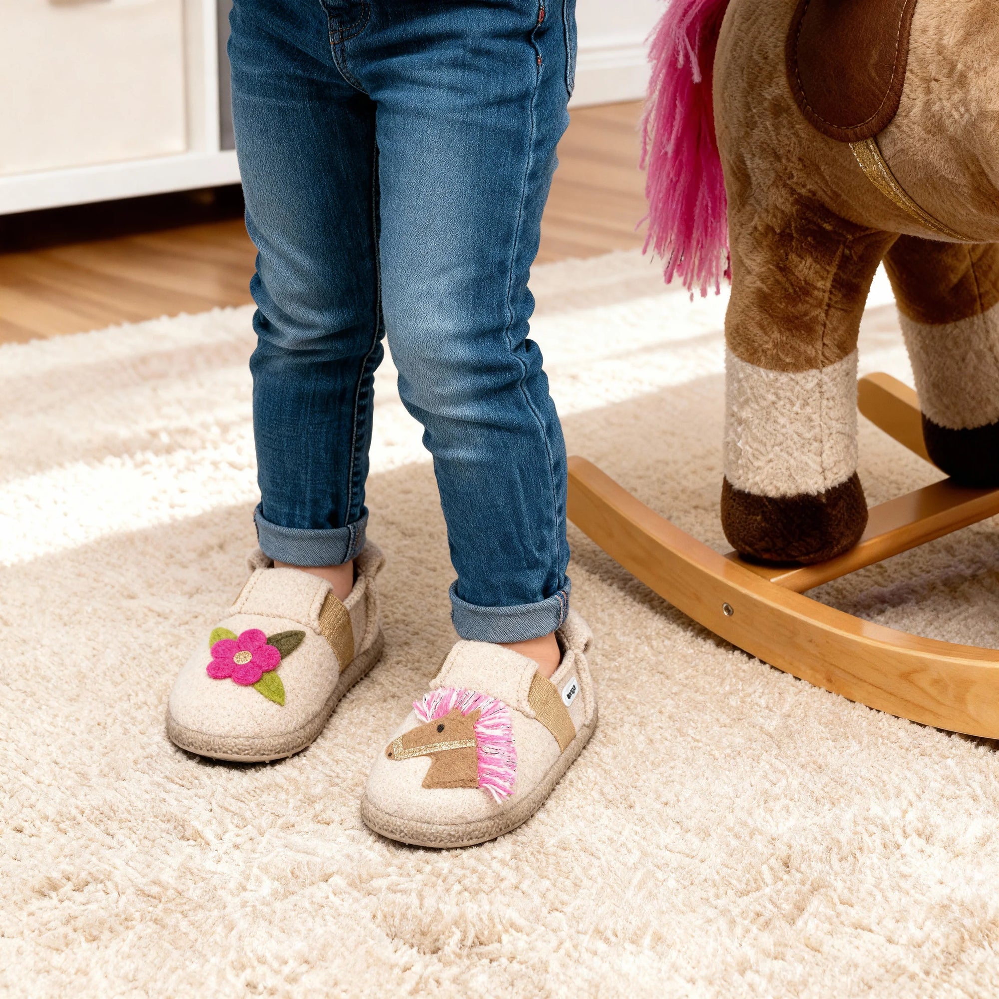 Nanga Little Horse 2.0 Kuschelige Hausschuhe aus Wolle mit Gummiband Beige