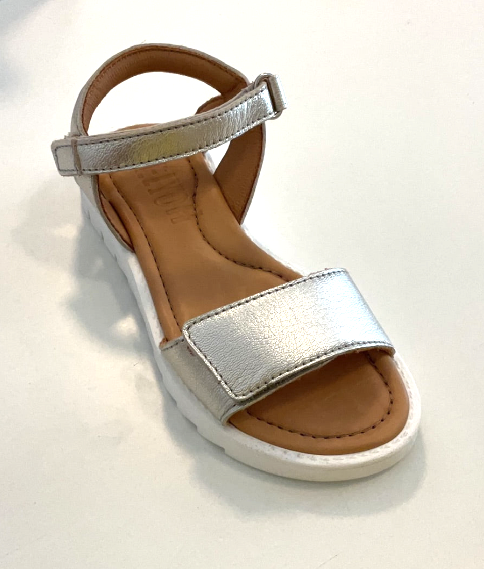 Barfuss Kinder Kids Mädchen Klett Sandale Eco Naturleder in Silber farbig Kinderschuhe mit Klettverschluss Kinderschuhe aus Portugal flexible weiche Sohle