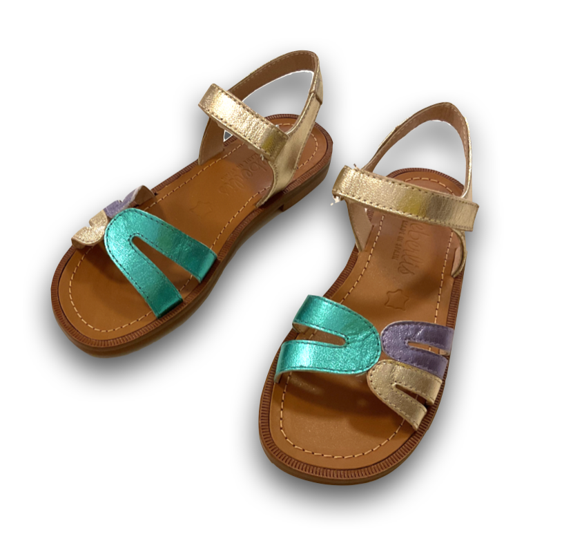 Hübsche Beberlis Eclat Sandalen mit Klettverschluss. Glänzende Kinderschuhe Jade mit grünen, altrosa und lila Details. Ansicht von schräg oben.