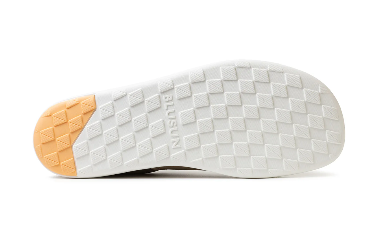 BLSN-200W Light Beige, Ledersneaker Sneaker beiges feines Velourleder Wildleder, hellsand  sand, Foto von unten, helle leichte Profilsohle mit Kontrast hinten