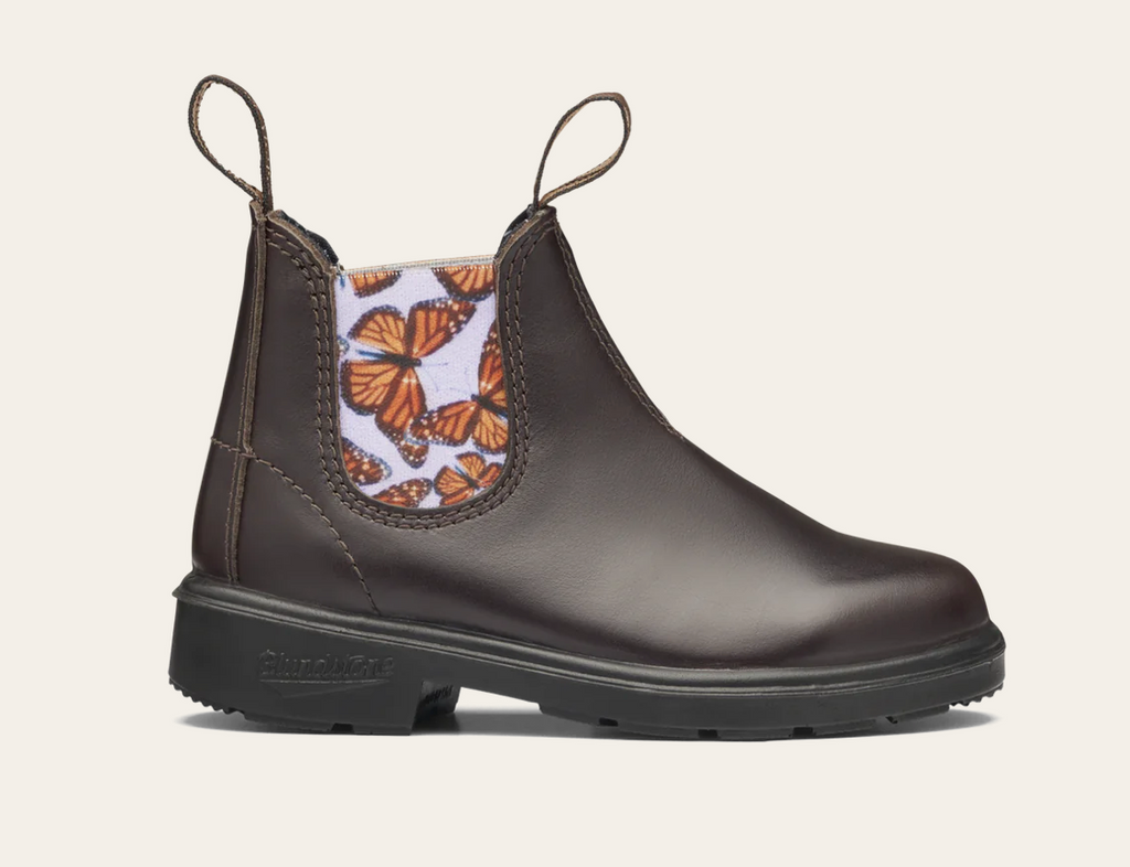 Blundstone Schlupf Chelseas für Kids, dunkelbraun und beidseitig Gummi mit Schmetterlingsprint, wasserdicht, schwarze robuste Sohle mit Grip, Butterfly, Foto von der Seite