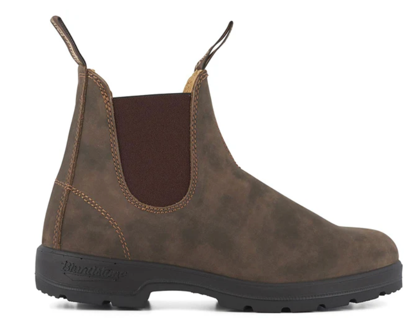 Blundstone Schlupf Chelseas für Kinder, rustikales Leder in braun. Seitliche rehbraune Gummis, wasserdicht, schwarze robuste Sohle mit Grip.