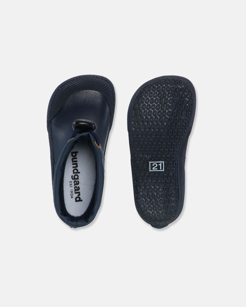 Superweiche Barfuß Gummistiefel zum Laufenlernen von Bundgaard, Cover in Dunkelblau, Ansicht von oben und unten