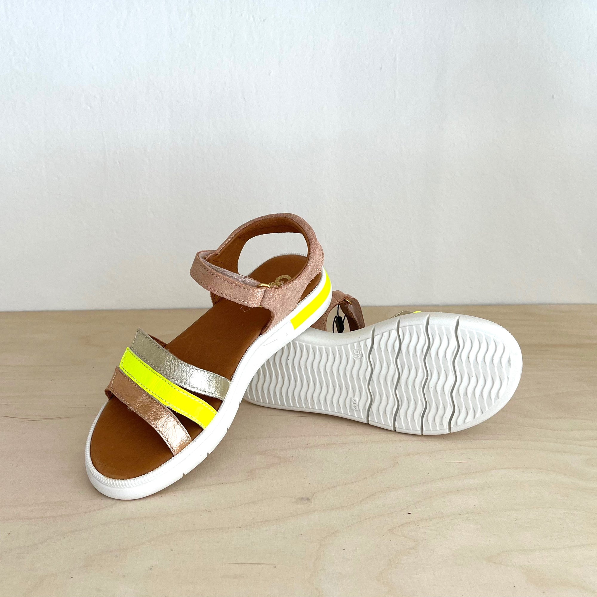 GBB Sandale mit Klettverschluss Oceane Rosé Gelb