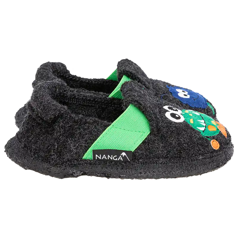 Weiche Nanga Monster Hausschuhe aus Wolle. Kinderhausschuhe mit Gummiband, Ansicht von der Seite