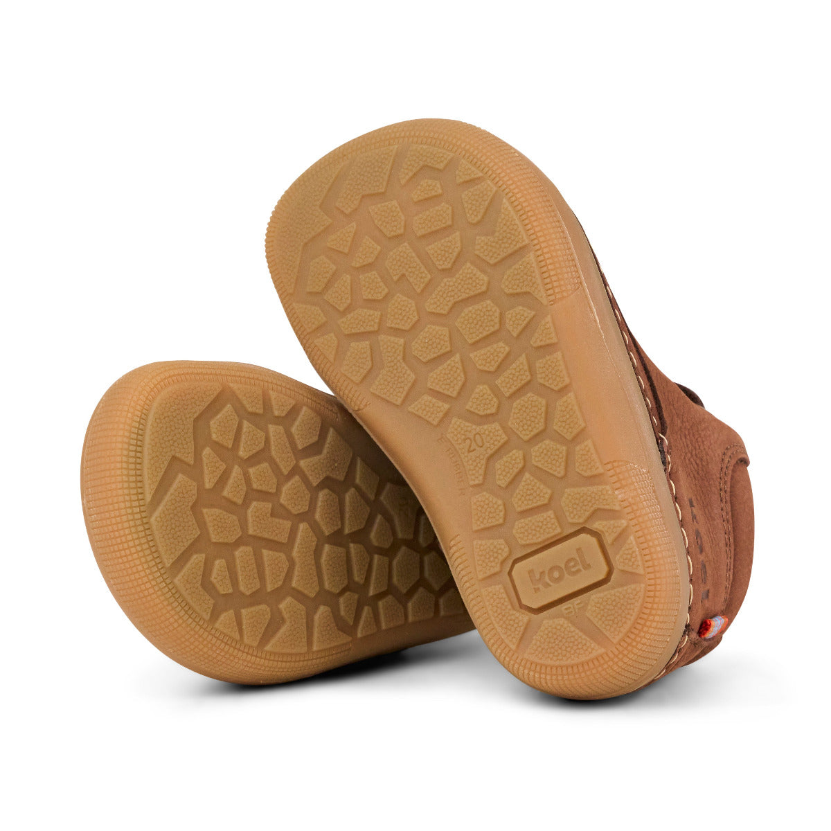 Profilierte Sohle der braunen Avery Barfußschuhe von Koel mit breiter Zehenbox für Laufanfänger