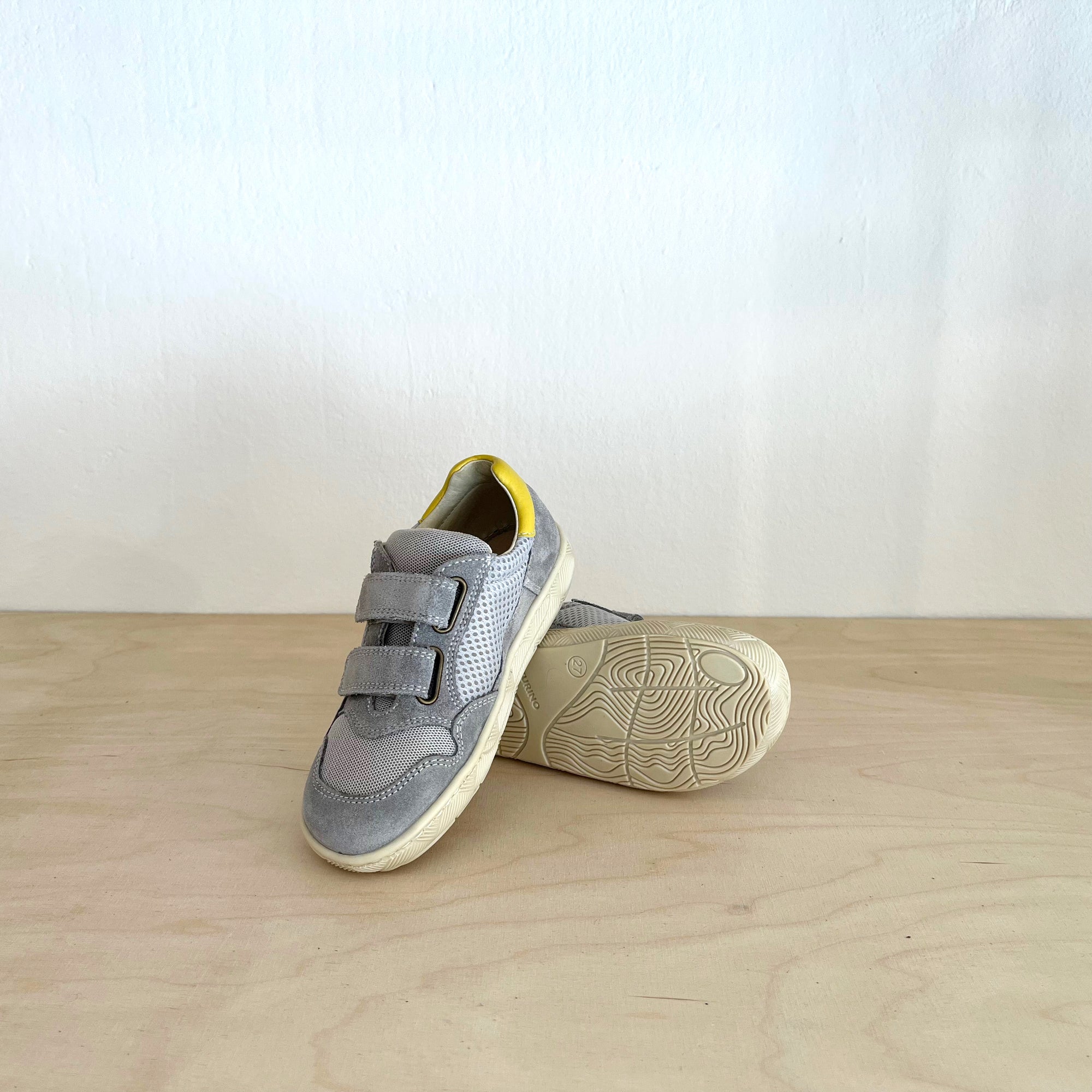 Naturino Lilox Barfußschuh mit Klettverschluss Grau-Gelb - keks.