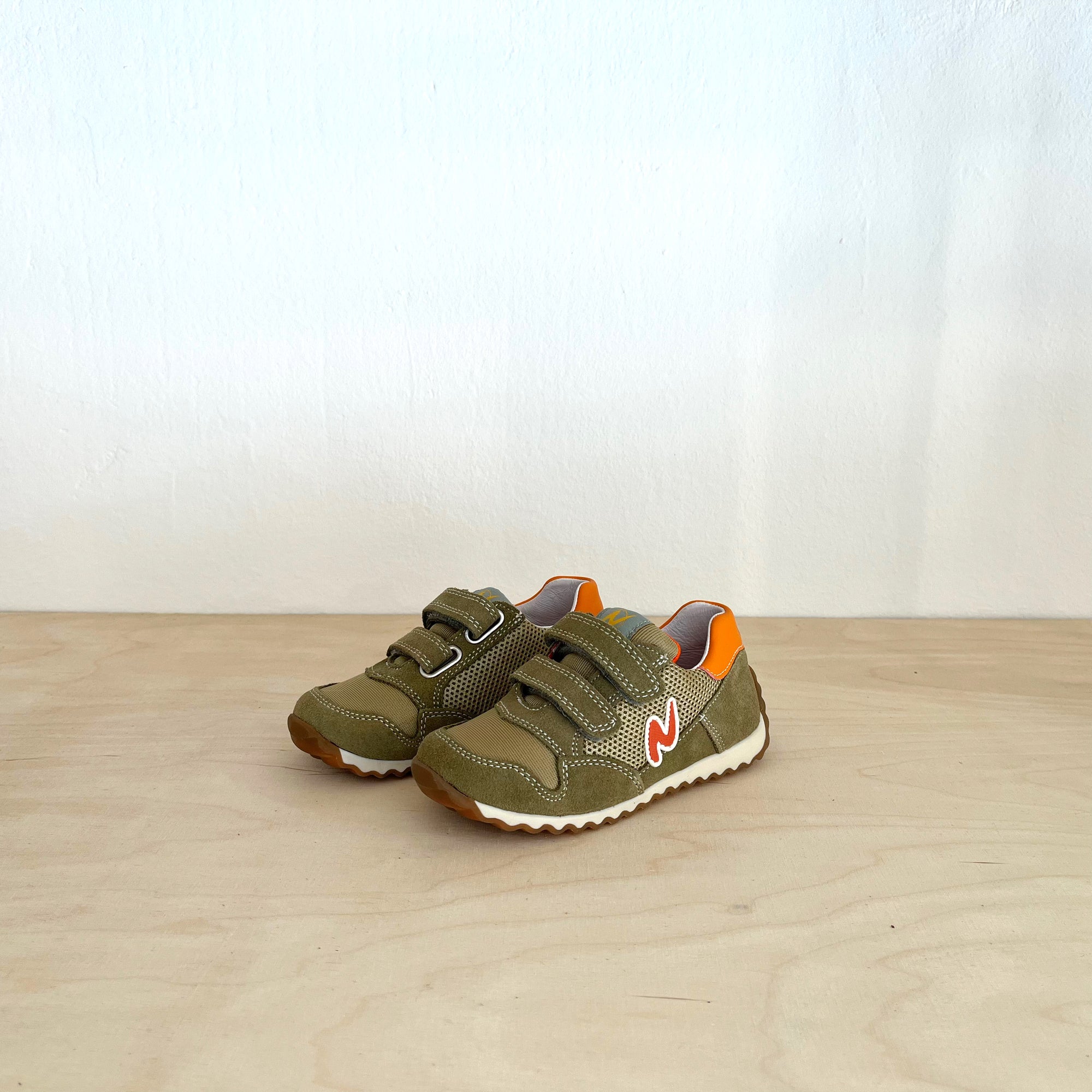 Naturino Sammy Stone-Orange Klett Sneaker für Kids - keks.