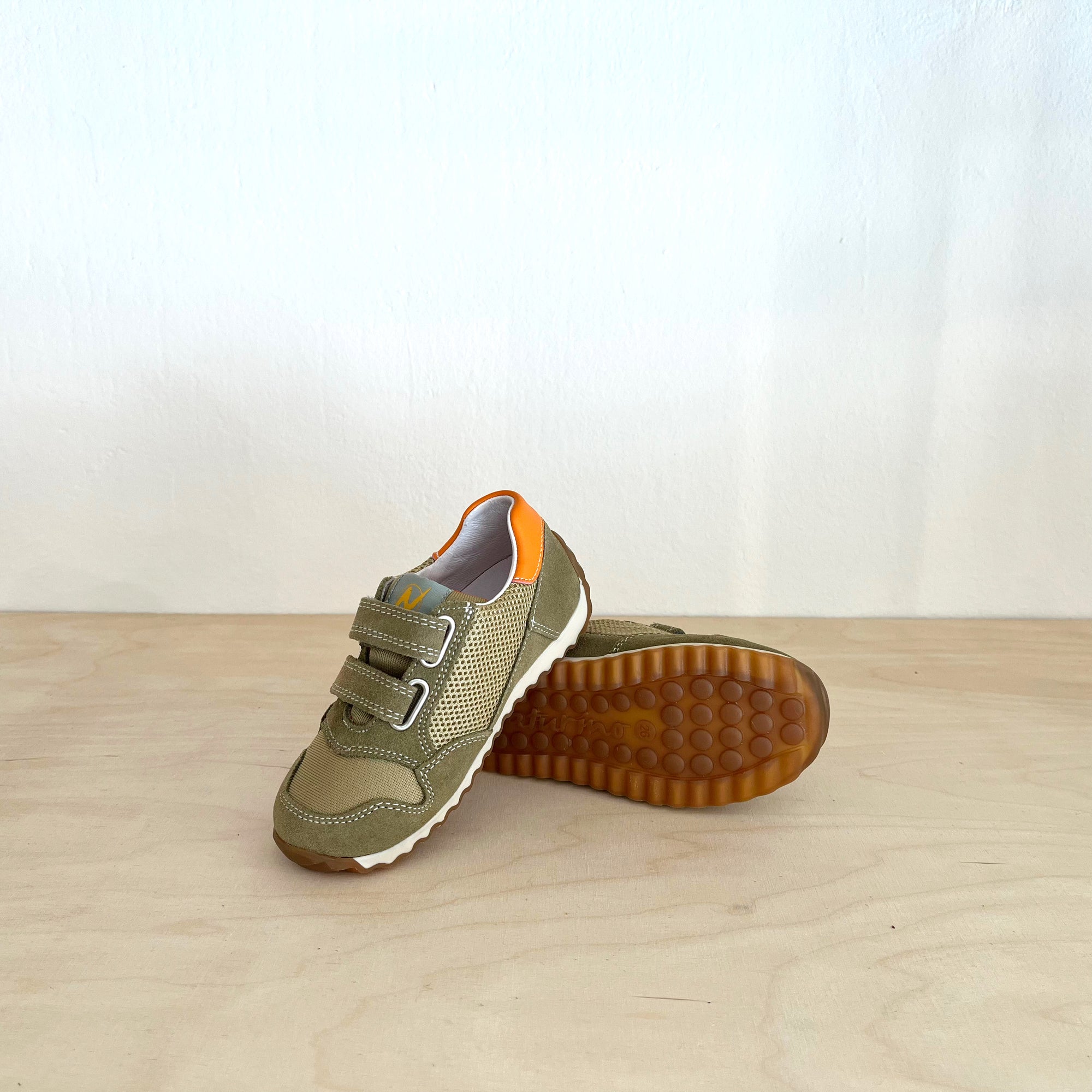 Naturino Sammy Stone-Orange Klett Sneaker für Kids - keks.