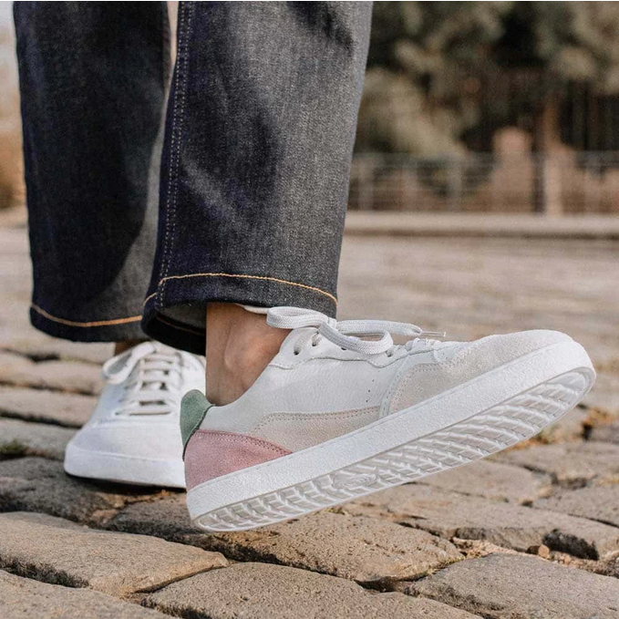 Groundies Barefoot Nova GS1 Sneaker in beigemischtem Pink, dünne Sohle und atmungsaktives Material, bequemes Sneaker-Design