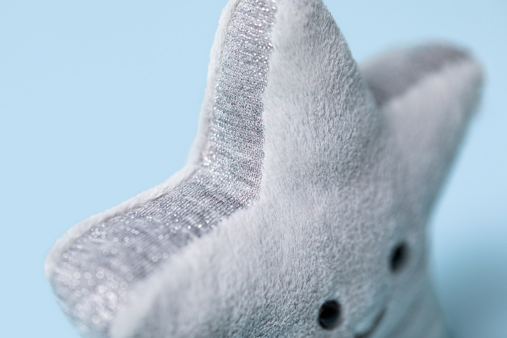 Jellycat Amuseables Silver Star, kuscheliger grau silber Plüsch und lachendes Gesicht