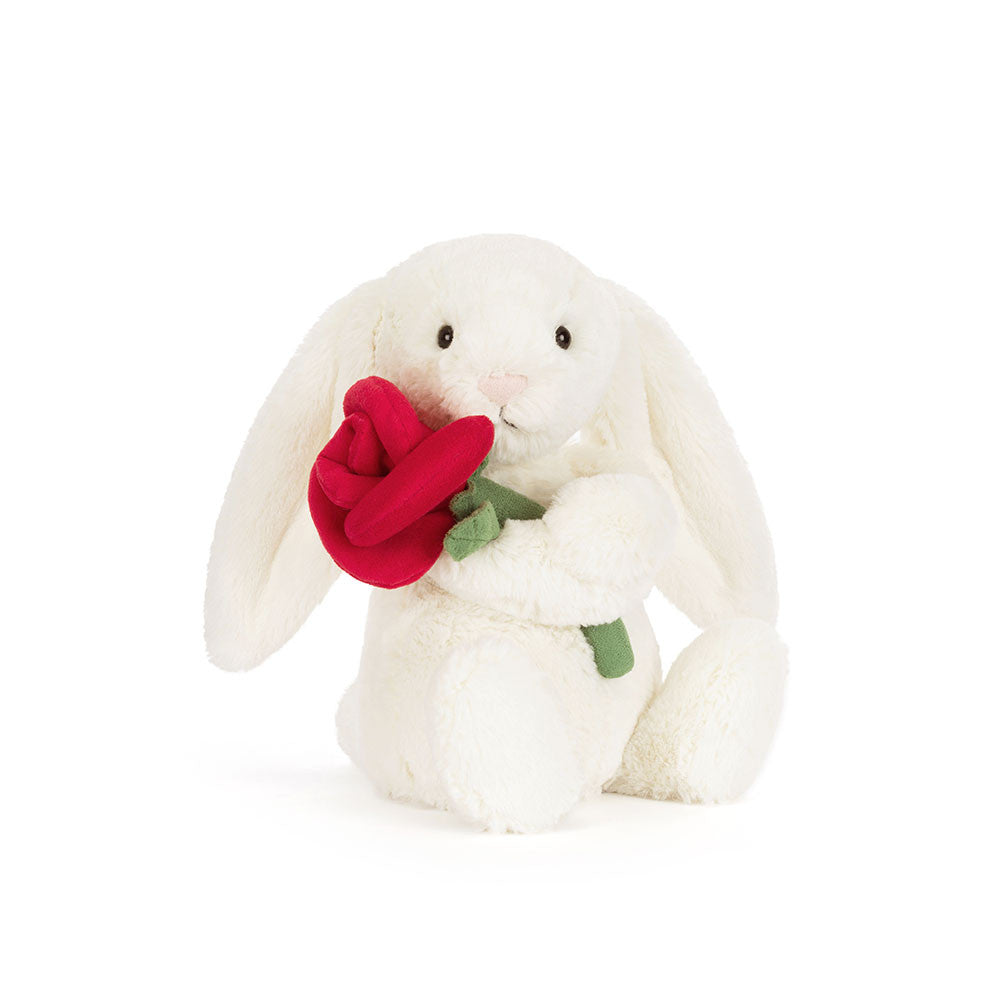 Flauschiger Jellycat Hase in Creme mit kleiner Rose und weichem Plüschfell, Vorderansicht