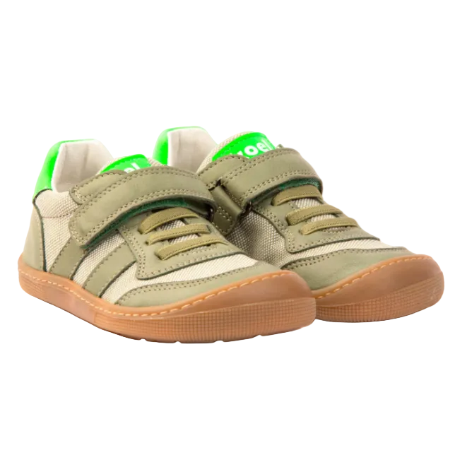 Koel Schuhe mit zwei Streifen auf der äußeren Seite 