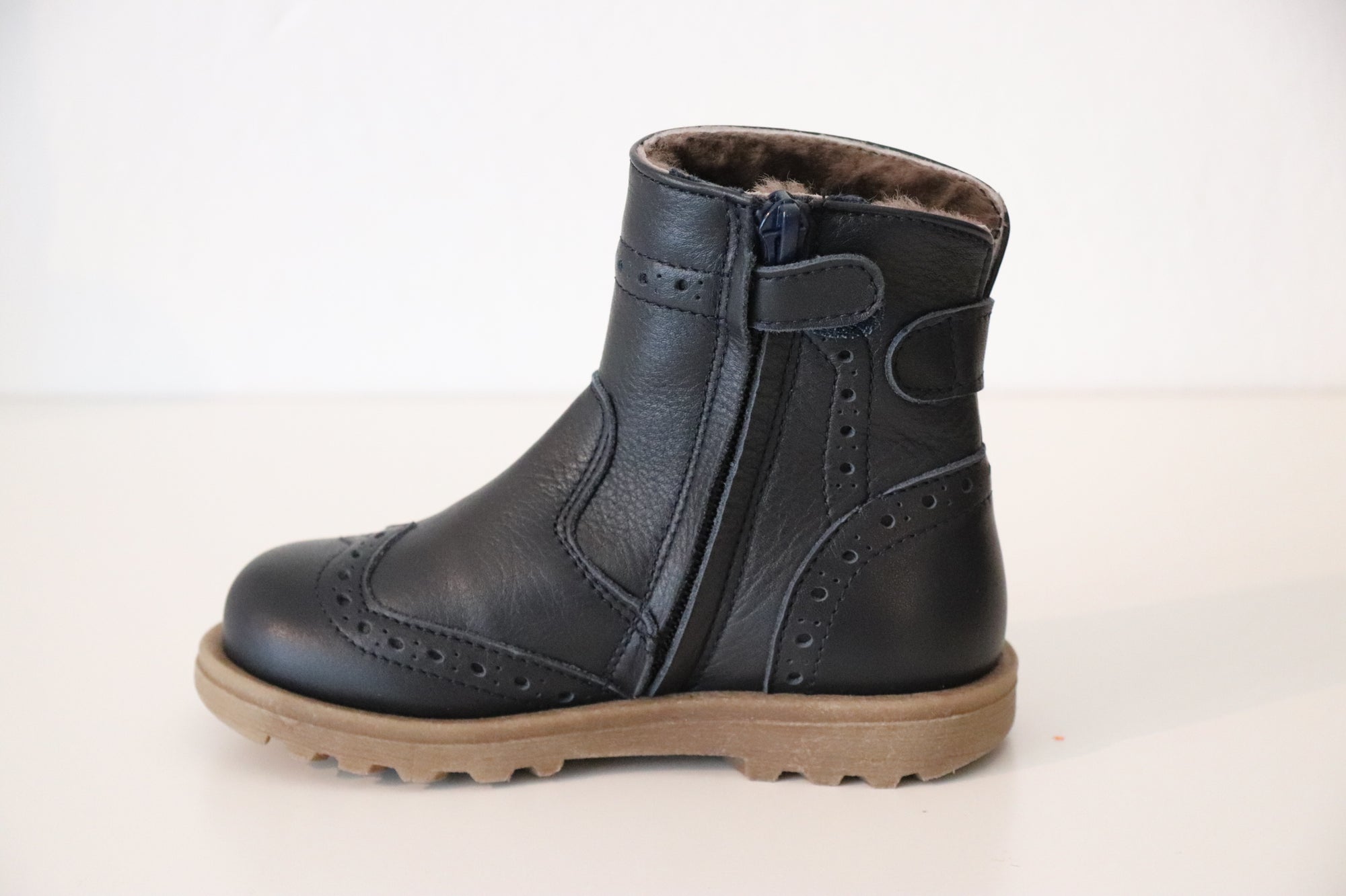 Cole Bounce Budapester Winterstiefelchen mit Reißverschluss und Lammfell Marino - keks.