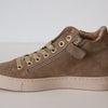 Cole Bounce Sneaker Sand Velours mit Goldstern - keks.