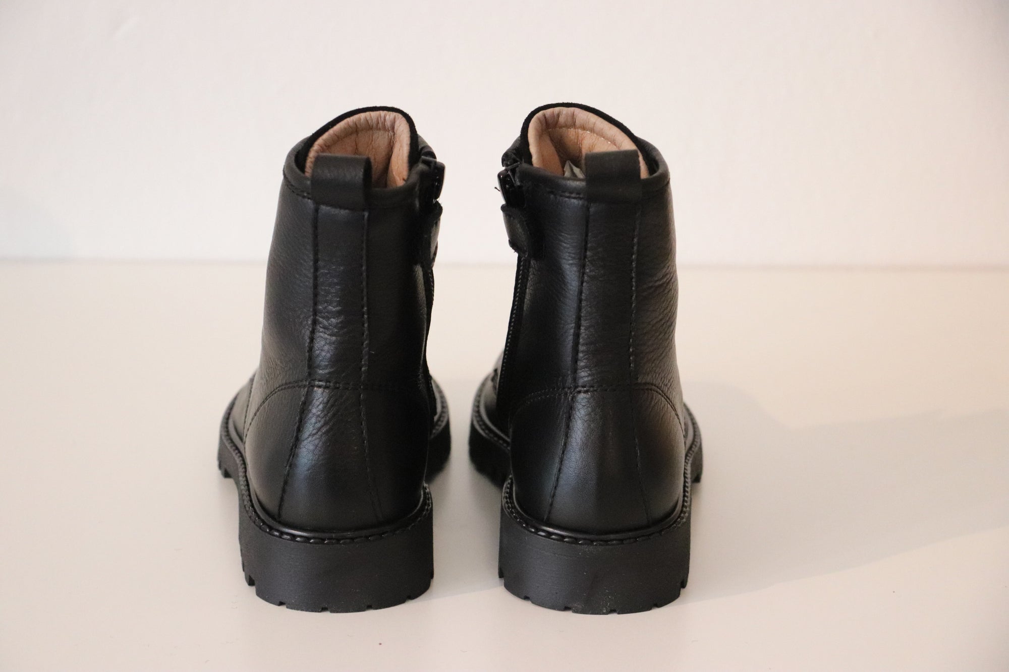 Cole Bounce Schnürboots Schwarz mit Reißverschluss - keks.