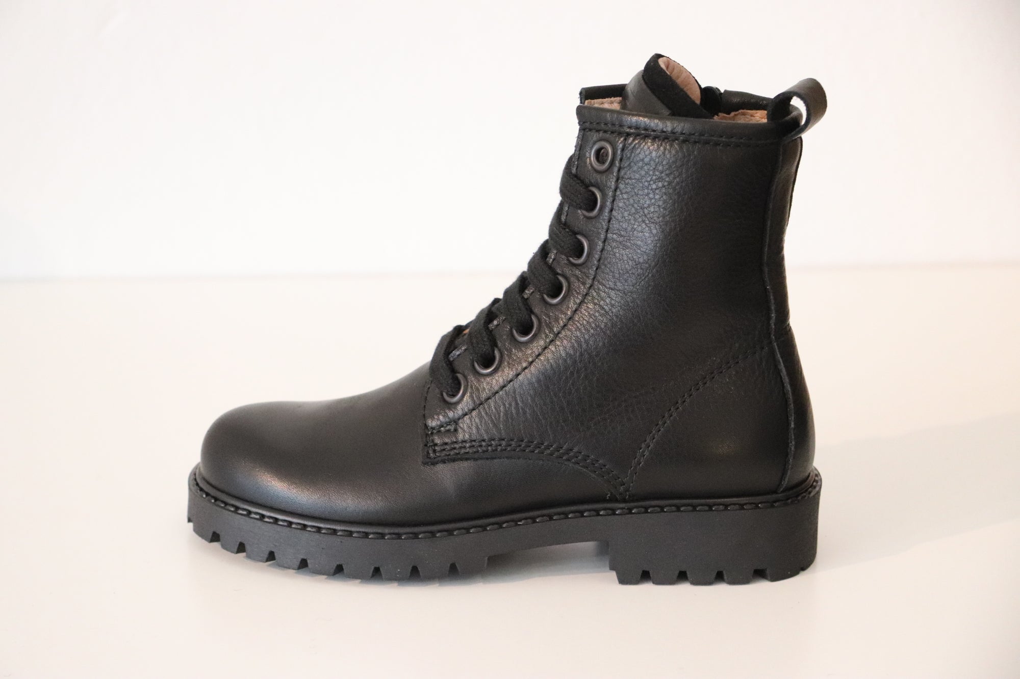 Cole Bounce Schnürboots Schwarz mit Reißverschluss - keks.