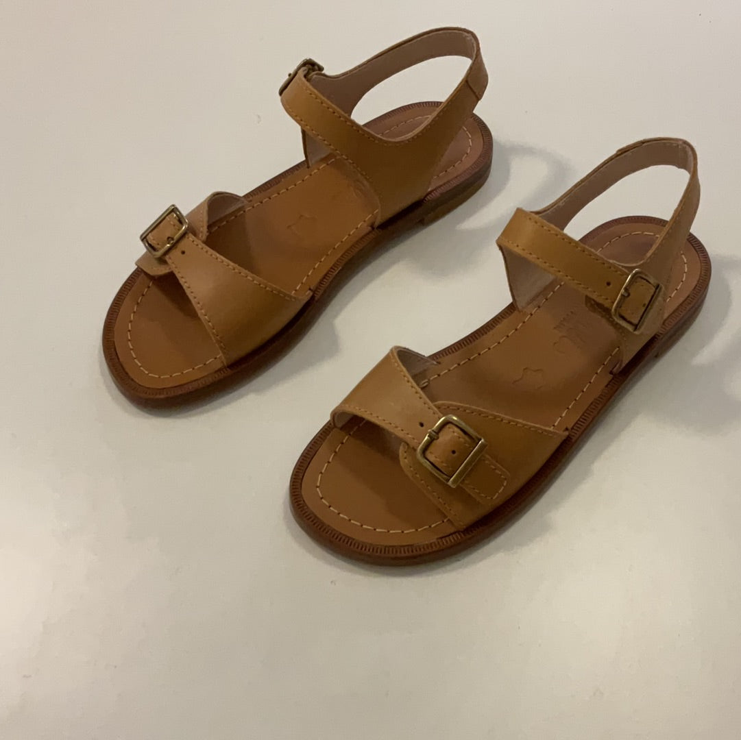 Schlichte Beberlis Denver Sandalen in braun mit Schnallen Details, Modell SKIMO. Ansicht von schräg oben